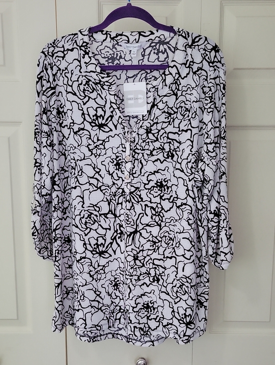 Emily Daniels Tops - Black & White Floral V-Neck Women's Top